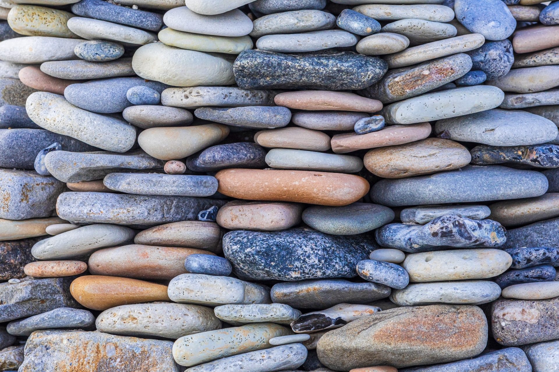 wall of pebbles